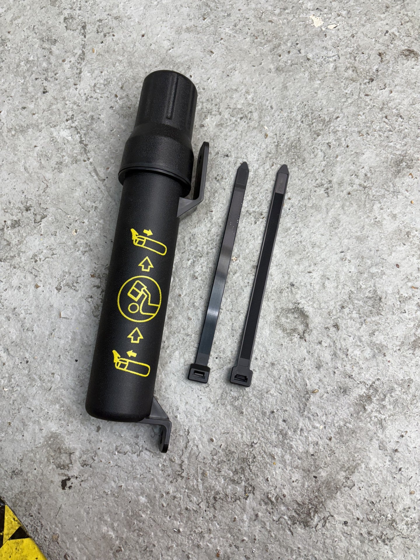 Operators Manual Kit with Tube and Heavy Duty Zip Ties EE 2003